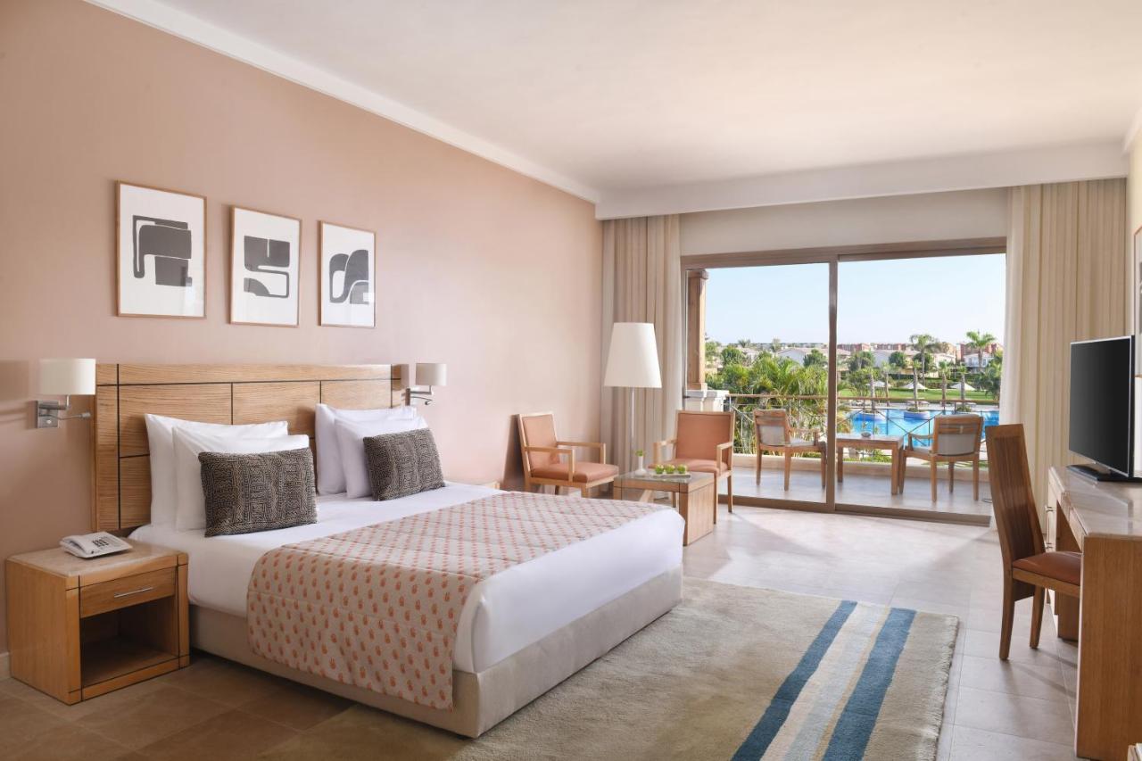 Jaz Little Venice Golf Resort Ain Sukhna Dış mekan fotoğraf A room at the Hilton Sharm El Sheikh
