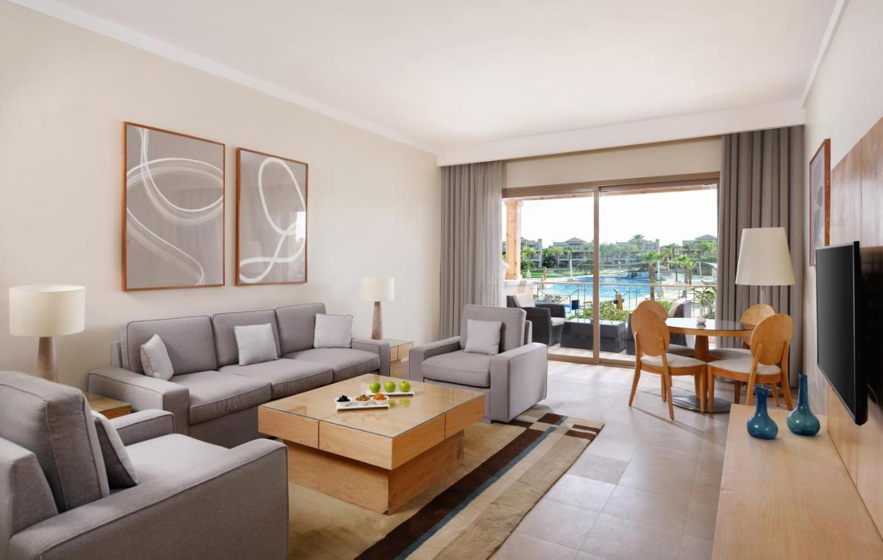 Jaz Little Venice Golf Resort Ain Sukhna Dış mekan fotoğraf A living room at the resort