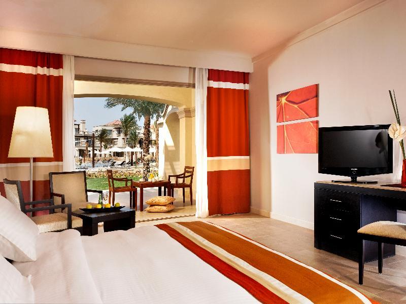 Jaz Little Venice Golf Resort Ain Sukhna Dış mekan fotoğraf A room at the Sheraton Jumeirah Hotel