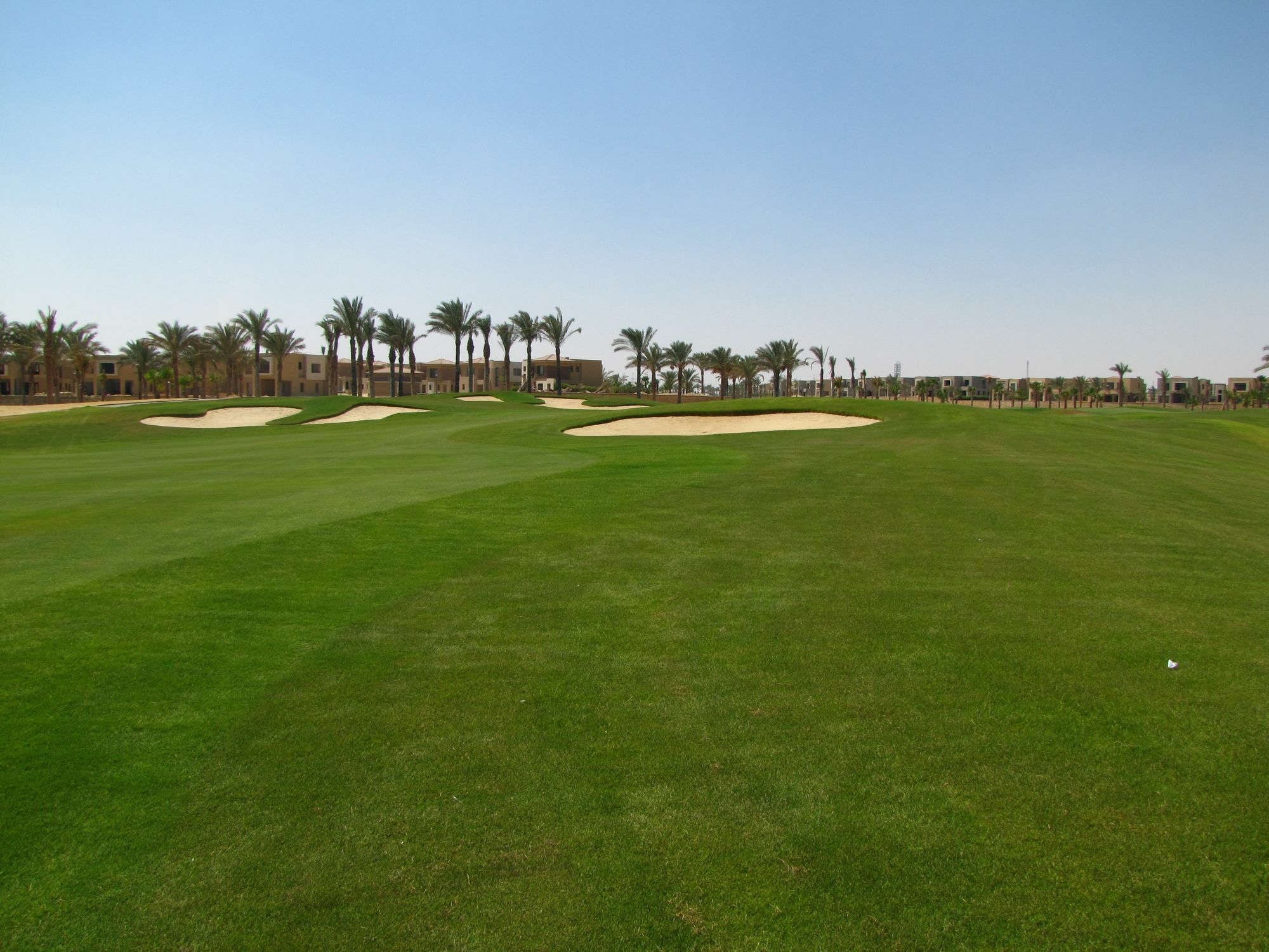 Jaz Little Venice Golf Resort Ain Sukhna Dış mekan fotoğraf Golf course at the Pyramids Club