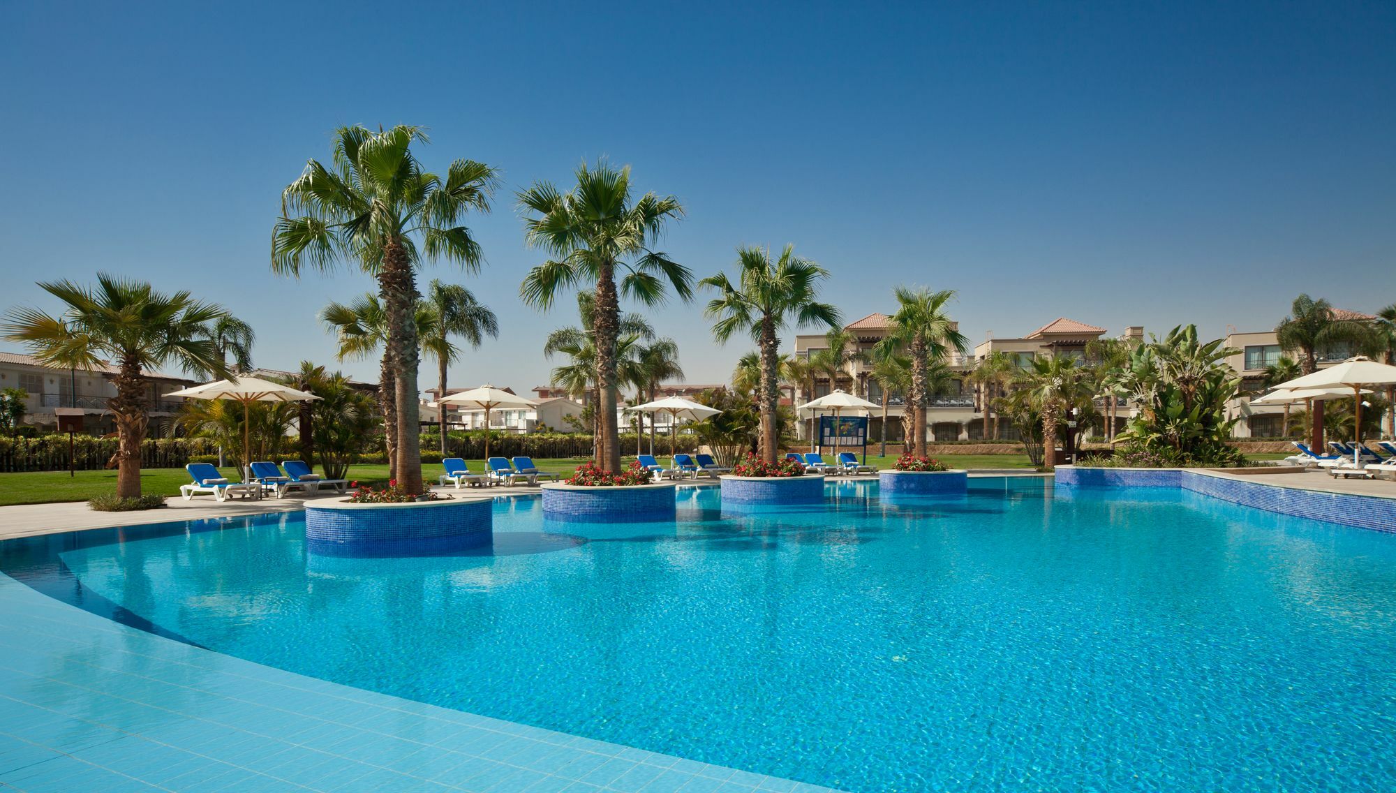 Jaz Little Venice Golf Resort Ain Sukhna Dış mekan fotoğraf Pool at the Westin The Palm